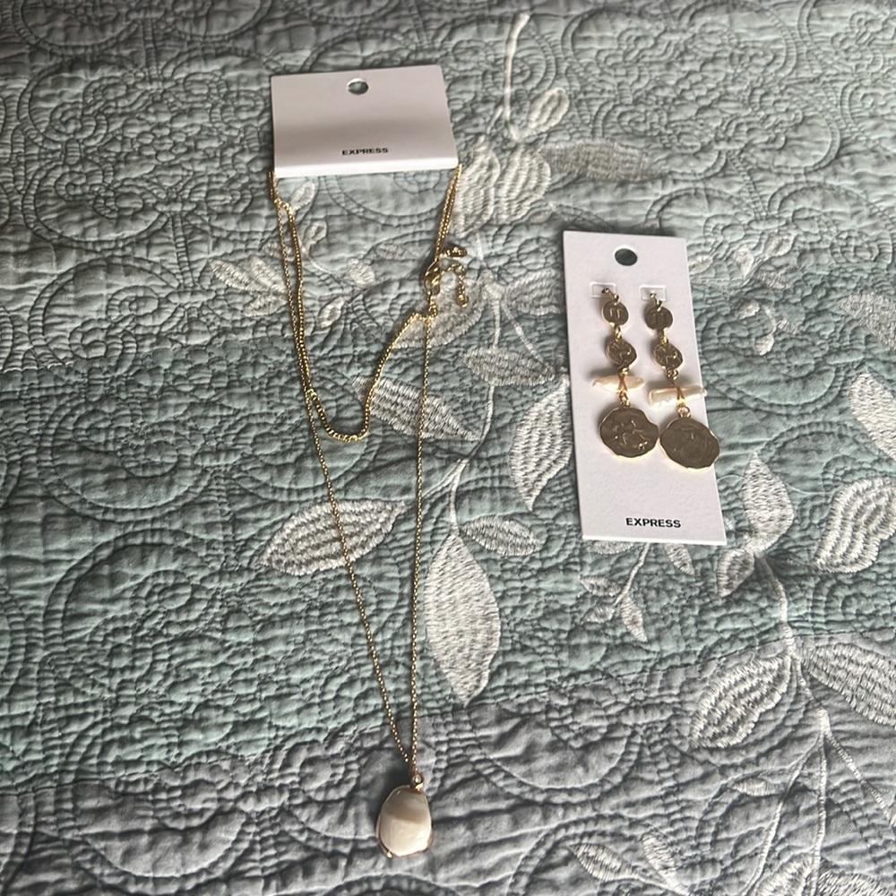 Express Gold Earrings and Matching Necklace